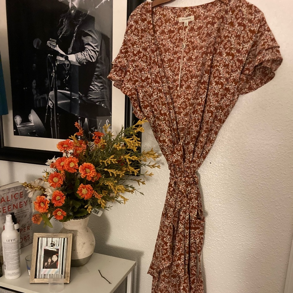 Max studio wrap dress